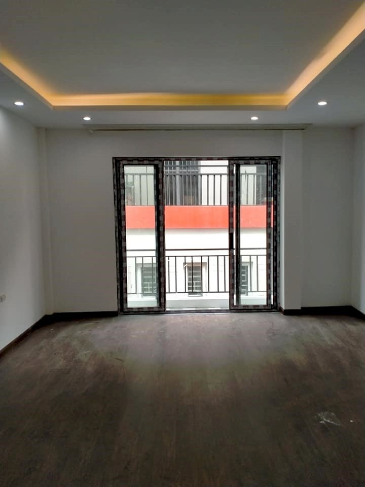 Bán nhà mới Khương Trung 40m2, 3,45 tỷ, ô tô đỗ cửa